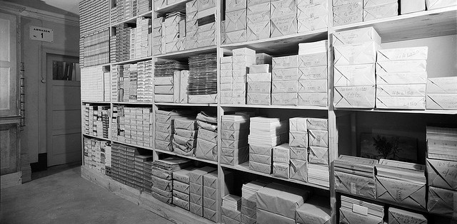 bunch of inventory boxes multi channel retailer inventory management header image